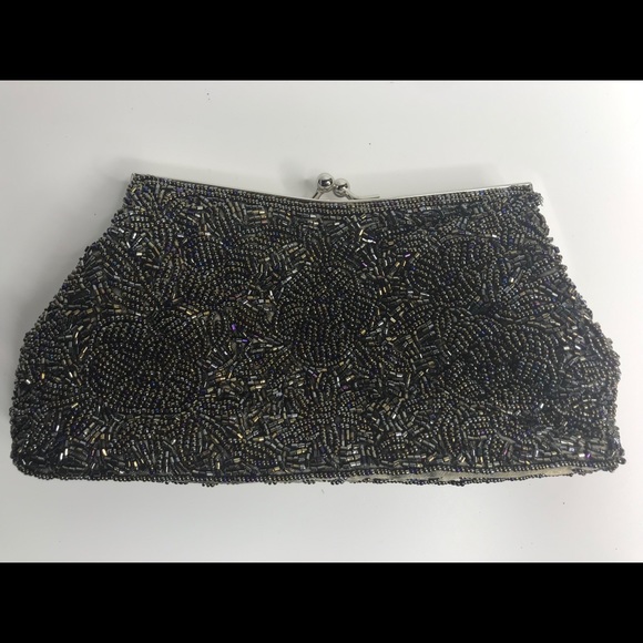 Beaded cocktail evening bag w removable chain